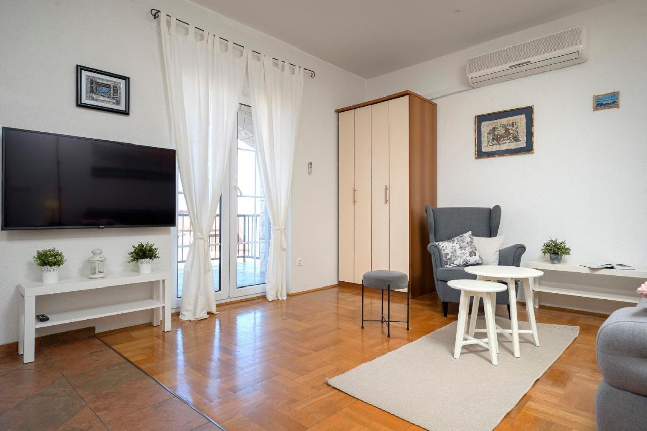Apartment Nela Kalina Jelsa  Εξωτερικό φωτογραφία