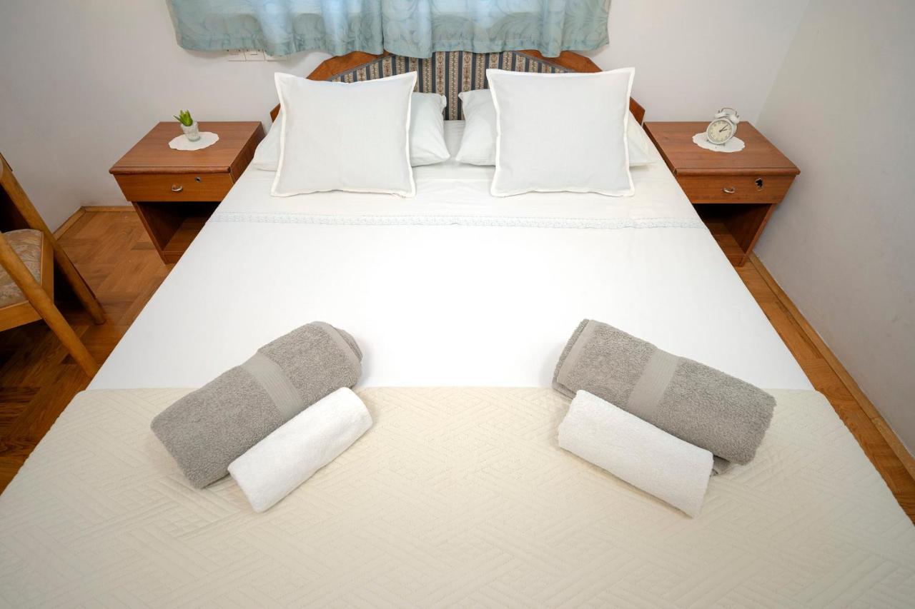 Apartment Nela Kalina Jelsa  Εξωτερικό φωτογραφία