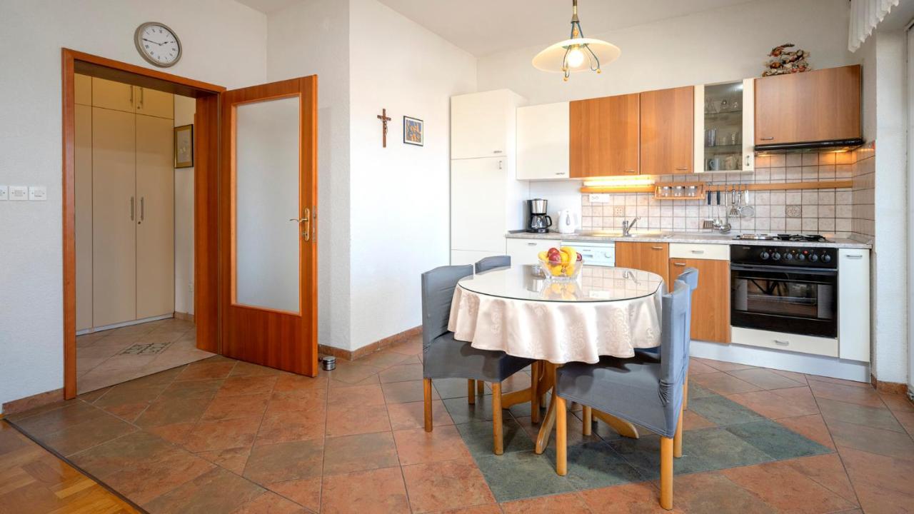 Apartment Nela Kalina Jelsa  Εξωτερικό φωτογραφία