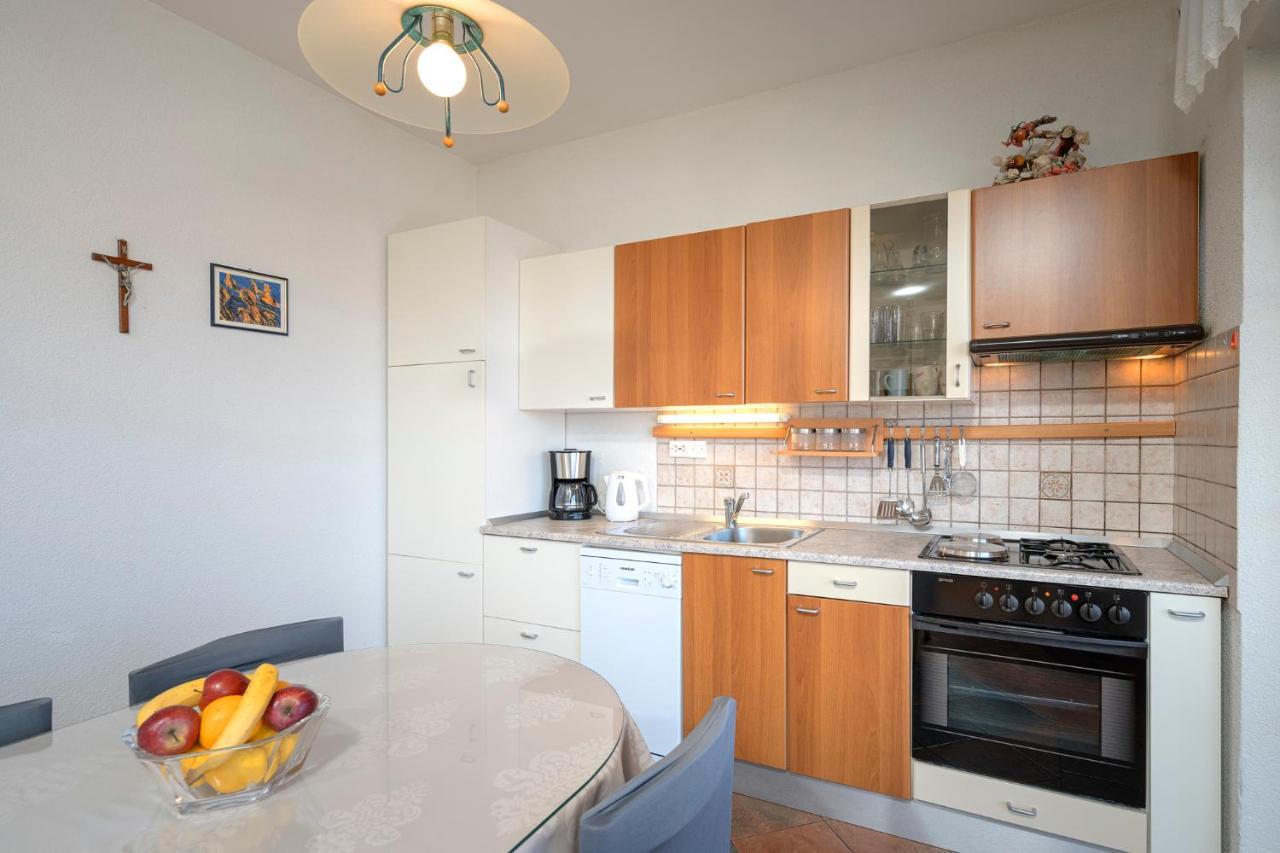 Apartment Nela Kalina Jelsa  Εξωτερικό φωτογραφία